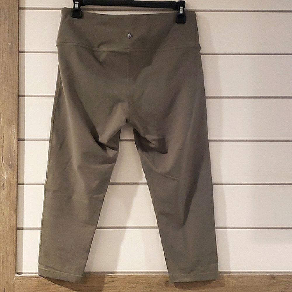PrAnaPillar Capri Rye Green Leggings - Picture 2 of 9